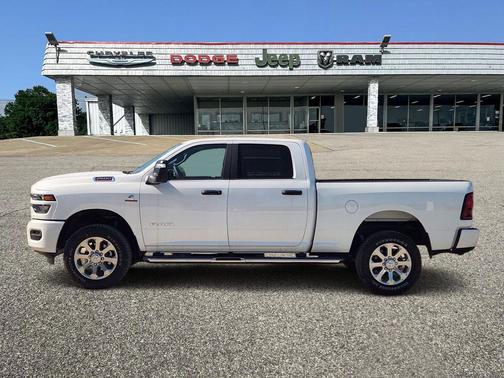 Bright White Clearcoat 2026 RAM 2500 Lone Star Crew Cab 4x4 6'4' Box