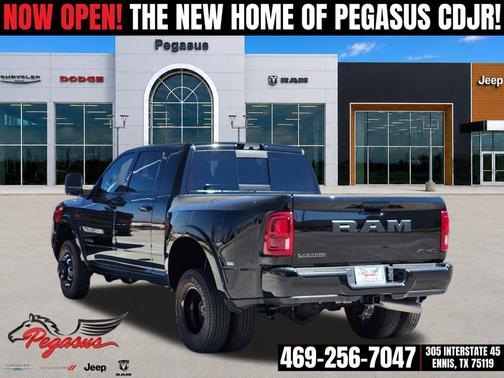 Bright White Clearcoat 2027 RAM 3500 Limited