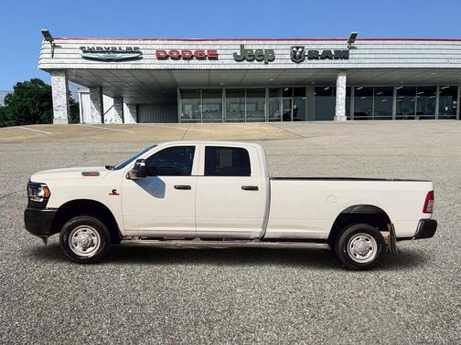 2024 RAM 2500 Tradesman Crew Cab 4x4 8' Box