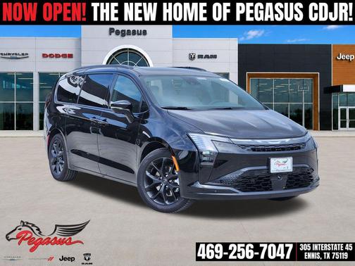 Diamond Black Crystal Pearlcoat 2027 Chrysler Pacifica Limited