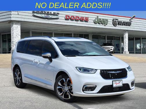 Bright White Clearcoat 2026 Chrysler Pacifica L