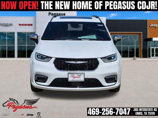 Bright White Clearcoat 2026 Chrysler Pacifica L
