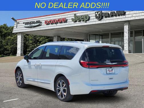 Bright White Clearcoat 2026 Chrysler Pacifica L