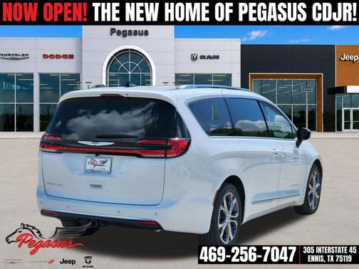 Bright White Clearcoat 2026 Chrysler Pacifica L