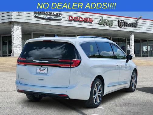 Bright White Clearcoat 2026 Chrysler Pacifica L