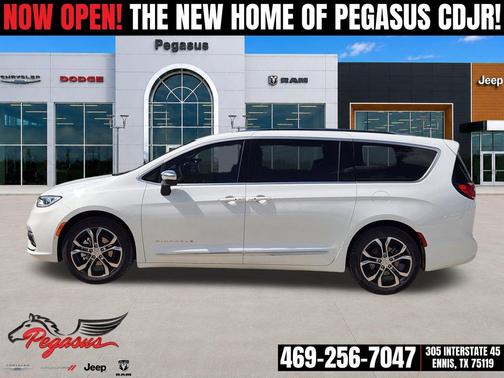 Bright White Clearcoat 2026 Chrysler Pacifica L
