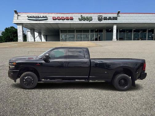 2026 RAM 3500 Lone Star Crew Cab 4x4 8' Box