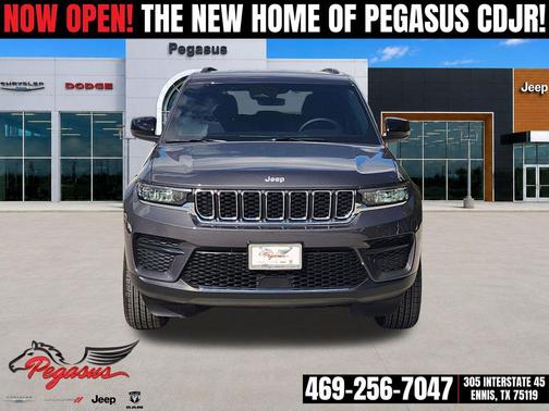 Baltic Gray Metallic Clearcoat 2026 Jeep Grand Cherokee Laredo