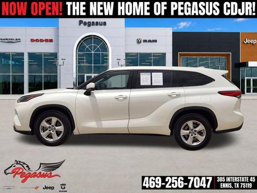 Blizzard Pearl 2021 Toyota Highlander LE