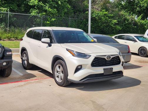 Blizzard Pearl 2021 Toyota Highlander LE