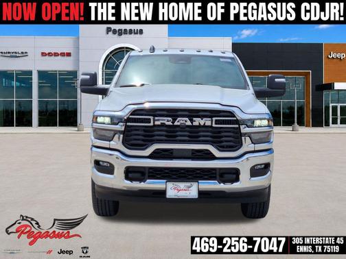 Bright White Clearcoat 2026 RAM 2500 Tradesman Crew Cab 4x4 6'4' Box