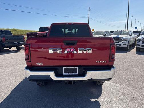 2026 RAM 2500 Tradesman Crew Cab 4x4 6'4' Box