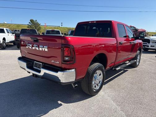 2026 RAM 2500 Tradesman Crew Cab 4x4 6'4' Box