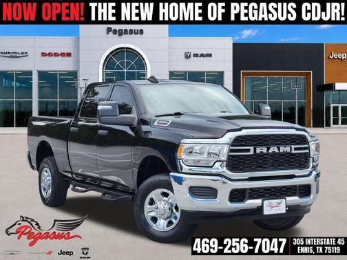 Diamond Black Crystal Pearlcoat 2024 RAM 2500 Tradesman Crew Cab 4x4 6'4' Box