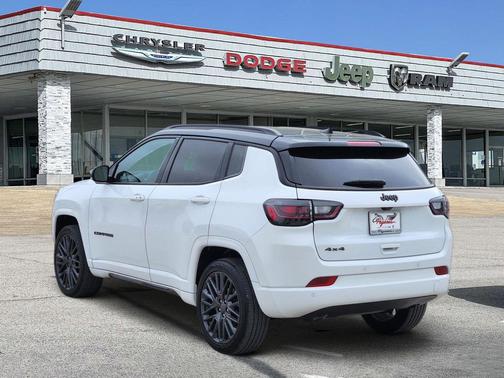 Bright White Clearcoat 2024 Jeep Compass Limited