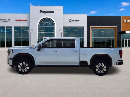 Glacier White Tricoat 2026 GMC Sierra 2500 Denali