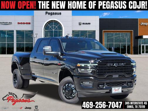 Diamond Black Crystal Pearlcoat 2027 RAM 3500 Laramie