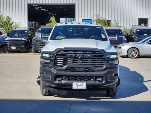 2026 RAM 3500 Tradesman Crew Cab 4x4 8' Box