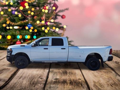 2026 RAM 3500 Tradesman Crew Cab 4x4 8' Box