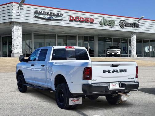 2026 RAM 3500 Tradesman Crew Cab 4x4 8' Box