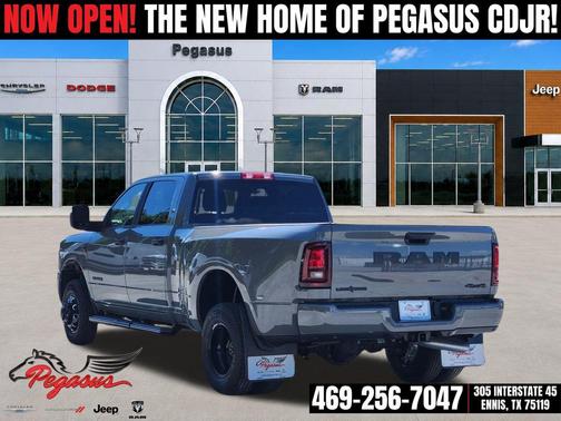 Ceramic Gray Clearcoat 2026 RAM 3500 Lone Star Crew Cab 4x4 8' Box