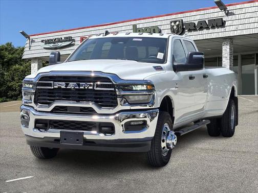 2025 RAM 3500 Tradesman Crew Cab 4x4 8' Box