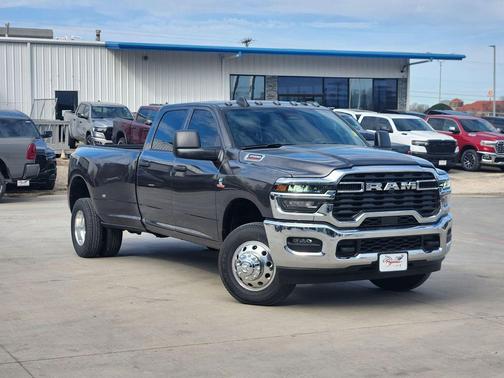 2026 RAM 3500 Tradesman Crew Cab 4x4 8' Box