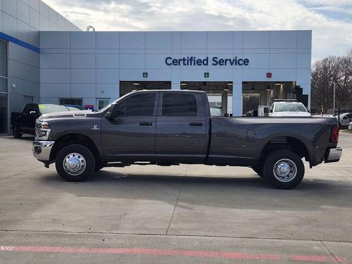 2026 RAM 3500 Tradesman Crew Cab 4x4 8' Box