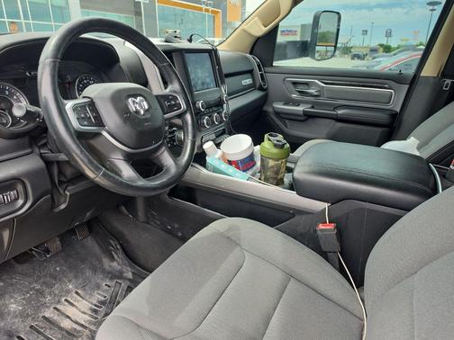 Bright White Clearcoat 2019 RAM 1500 Big Horn
