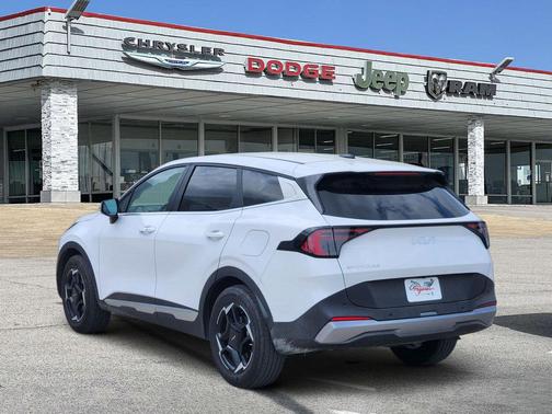 Glacial White Pearl 2026 Kia Sportage EX