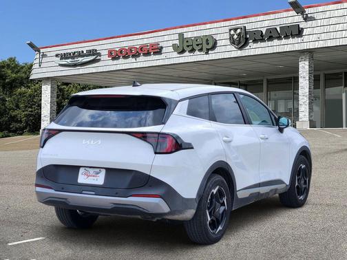 Glacial White Pearl 2026 Kia Sportage EX