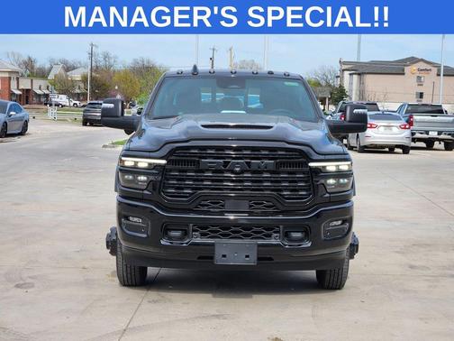 Diamond Black Crystal Pearlcoat 2026 RAM 3500 Limited Mega Cab 4x4 6'4' Box
