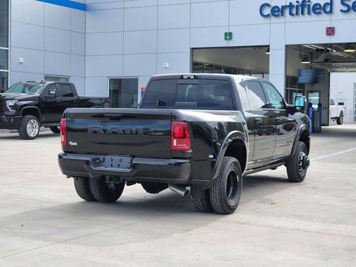 2026 RAM 3500 Limited Mega Cab 4x4 6'4' Box