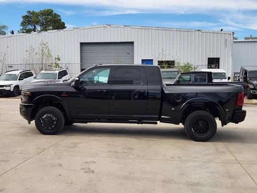 2026 RAM 3500 Limited Mega Cab 4x4 6'4' Box