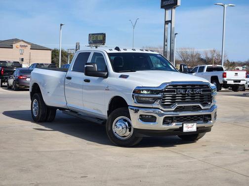 2026 RAM 3500 Tradesman Crew Cab 4x4 8' Box