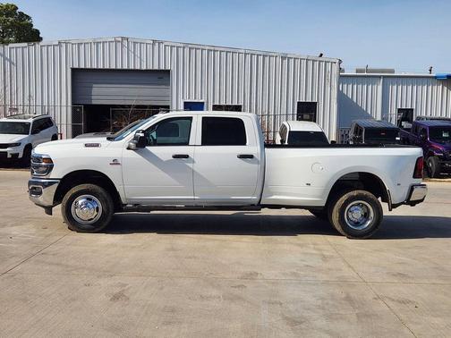 2026 RAM 3500 Tradesman Crew Cab 4x4 8' Box