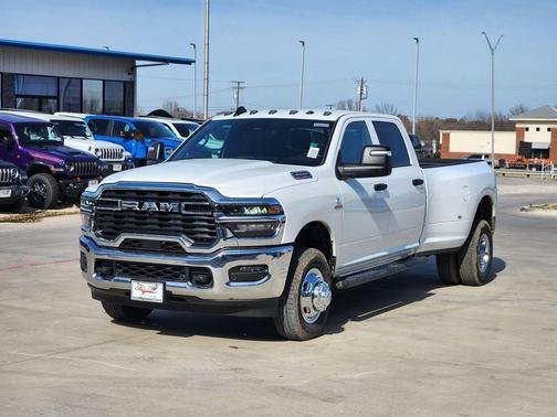 2026 RAM 3500 Tradesman Crew Cab 4x4 8' Box