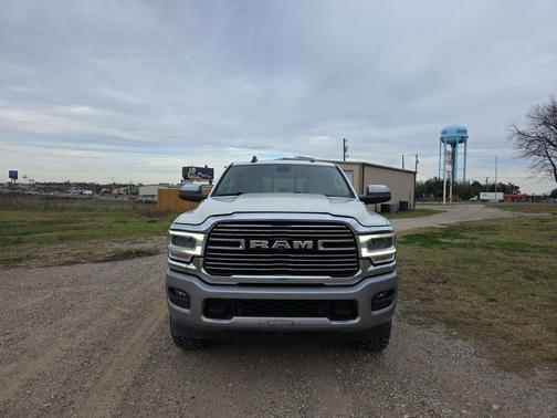 2020 RAM 3500 Laramie Crew Cab 4x4 8' Box