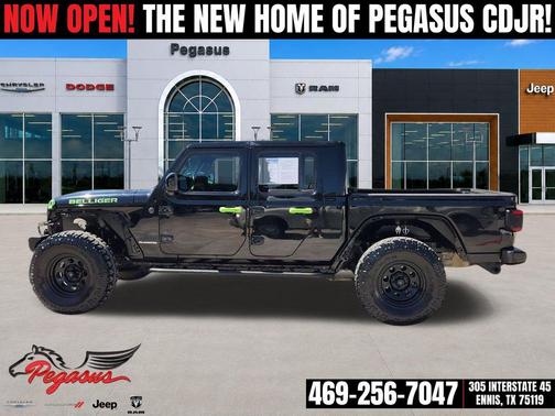 Black Clearcoat 2021 Jeep Gladiator Overland