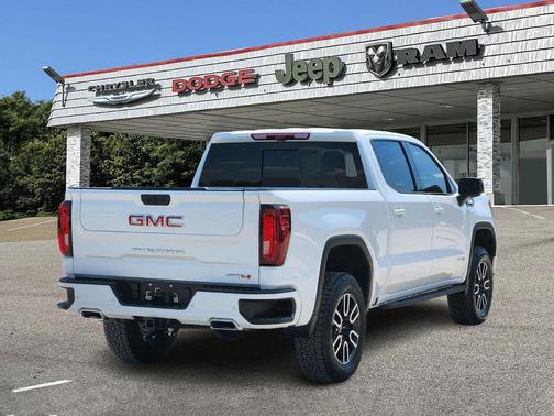 2025 GMC Sierra 1500 AT4