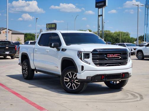 2025 GMC Sierra 1500 AT4