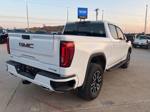 2025 GMC Sierra 1500 AT4