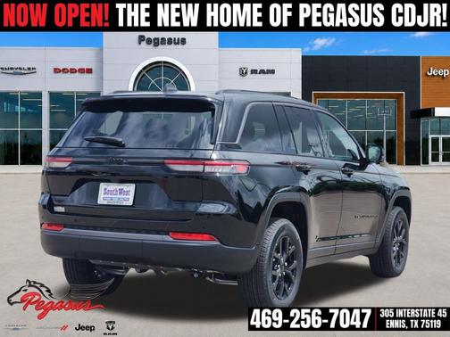Diamond Black Crystal Pearlcoat 2026 Jeep Grand Cherokee Altitude