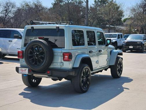 2024 Jeep Wrangler 4xe Sahara