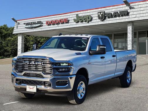 2026 RAM 2500 Tradesman Crew Cab 4x4 8' Box