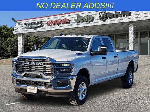 Bright White Clearcoat 2026 RAM 2500 Tradesman Crew Cab 4x4 8' Box