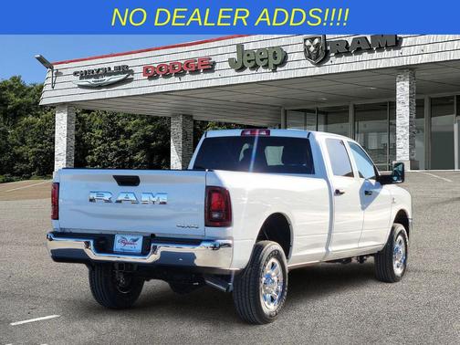Bright White Clearcoat 2026 RAM 2500 Tradesman Crew Cab 4x4 8' Box