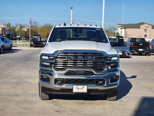 2026 RAM 2500 Tradesman Crew Cab 4x4 8' Box