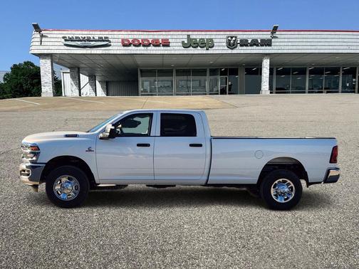 2026 RAM 2500 Tradesman Crew Cab 4x4 8' Box
