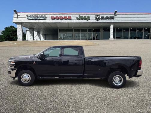 2026 RAM 3500 Tradesman Crew Cab 4x4 8' Box